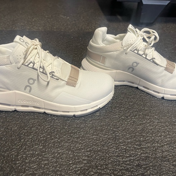 On Cloud Nova sneakers - Picture 2 of 4